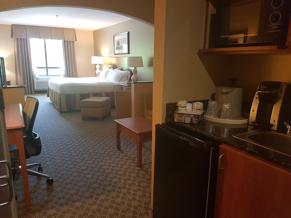 Suite, 2 Queen Beds (Additional Living And Dining Area) photo 1