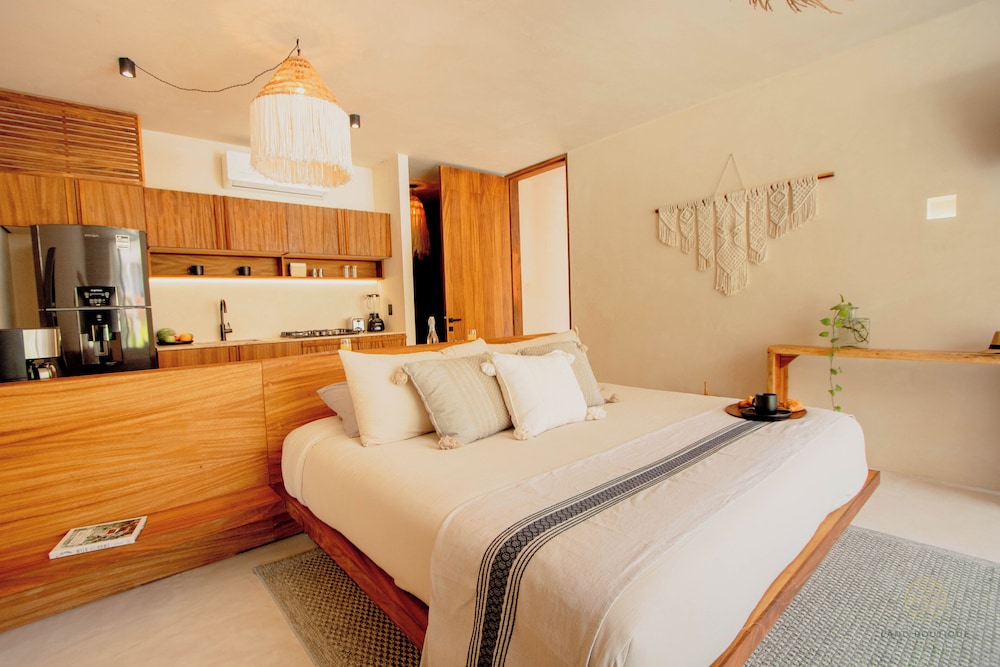 Suite Estudio de Lujo, 1 Cama King, Piscina Privada, Vista a la Piscina