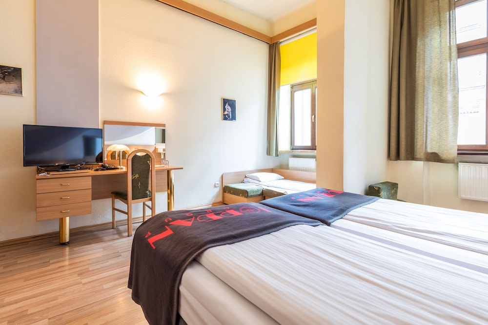 Triple Room - Photo 6