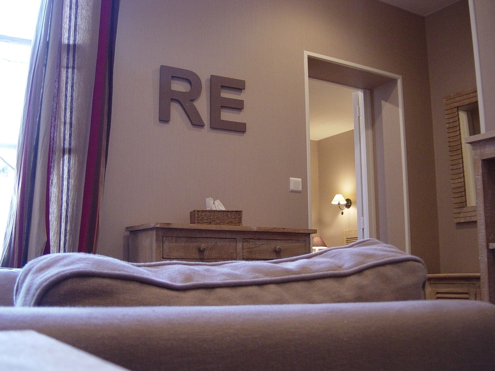 Suite - Photo 3