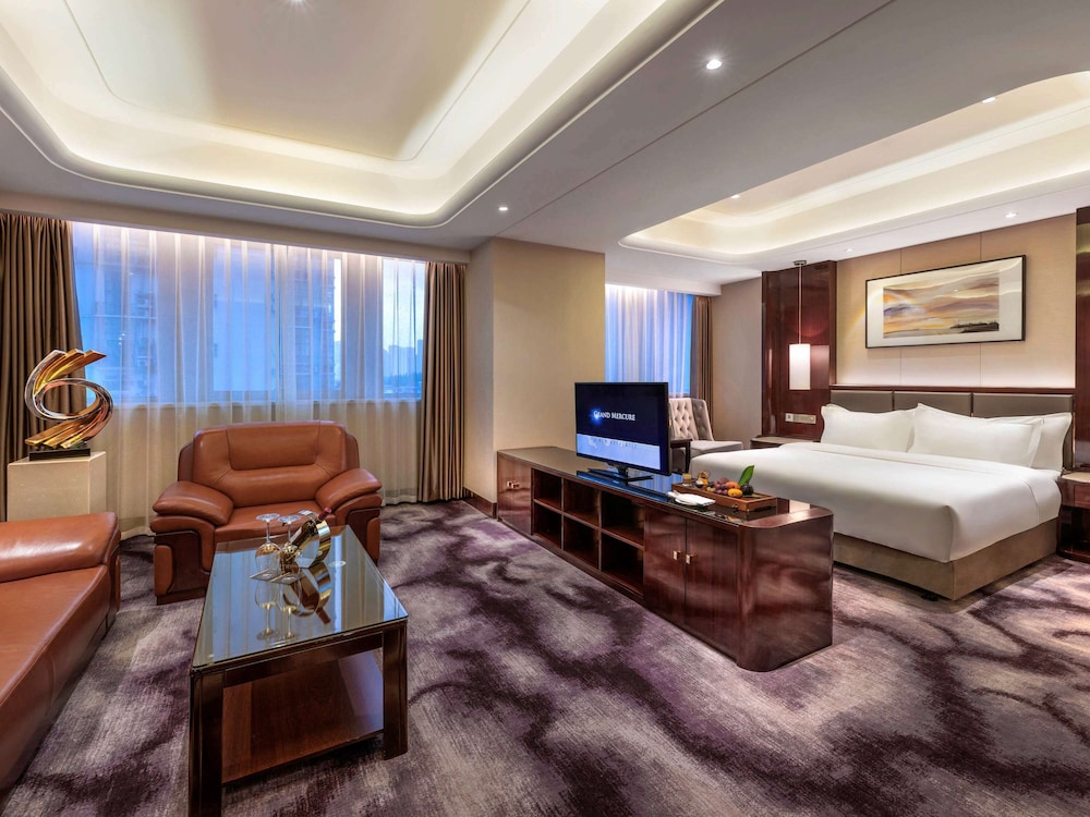 Executive Suite, 1 King Bed photo 3