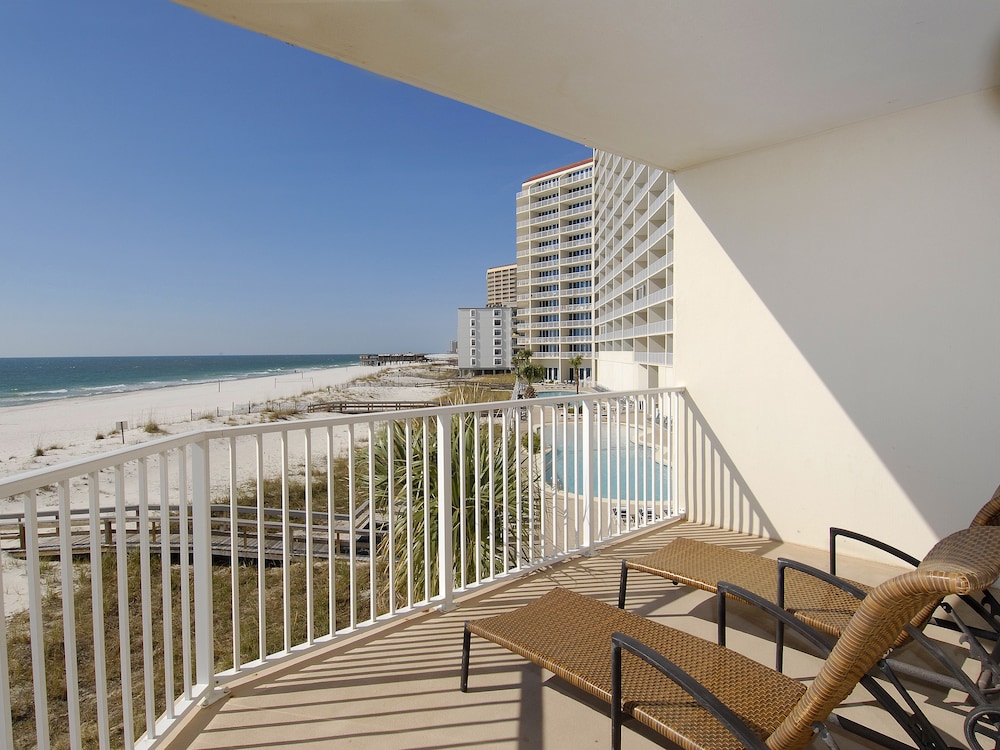 Condo, 3 Bedrooms, 2 Bathrooms, Sea Facing photo 3