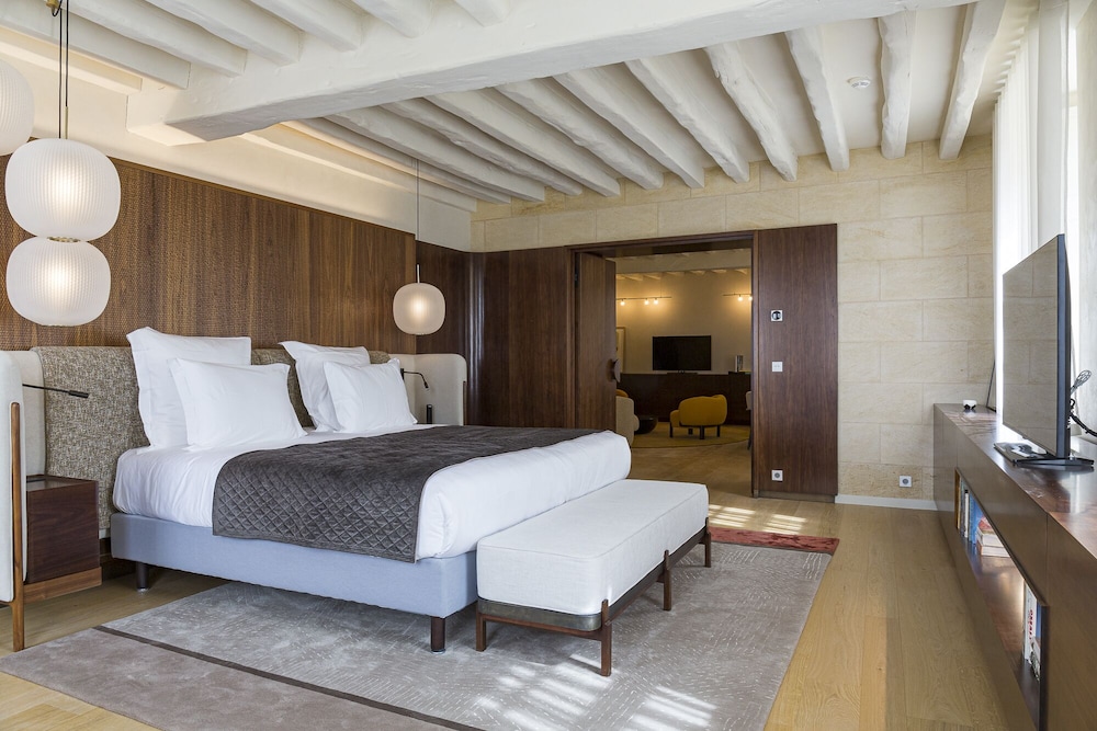 Premium Suite