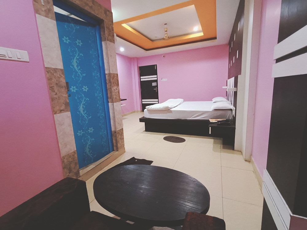 Deluxe Double Room - Photo 9