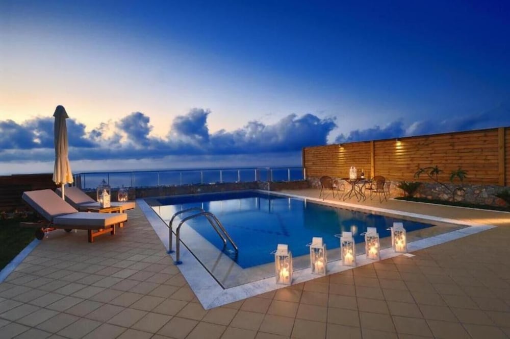 One Bedroom Villa with Private Pool and Sea View - Photo 13
