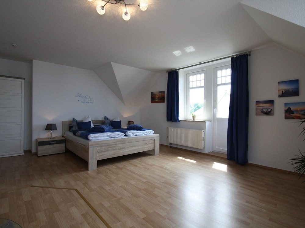 Apartment photo 2