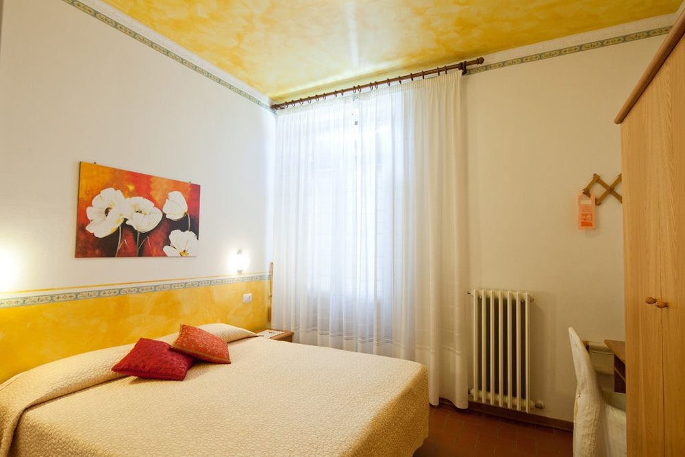 Single Room photo 3