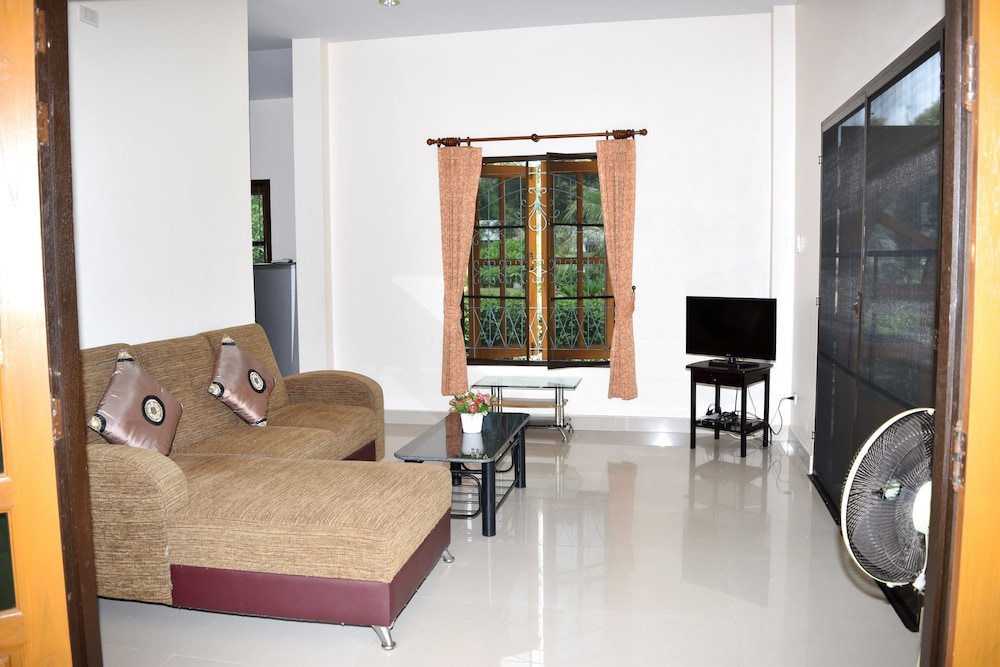 Bungalow, 1 Bedroom, Terrace, Garden Area photo 3