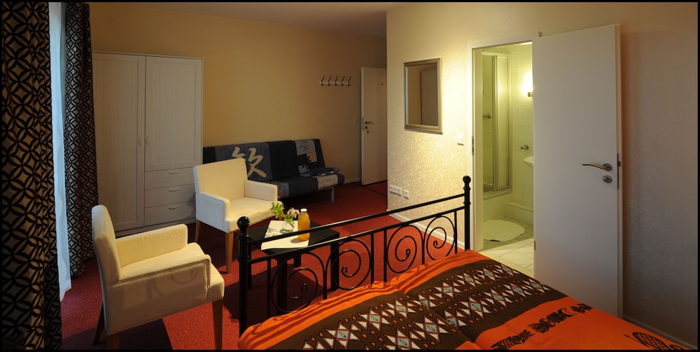 Deluxe Double Room, 1 Double Bed With Sofa Bed photo 3