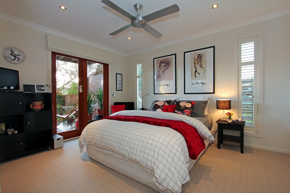 Guest Rooms 1 & 2 (2 Night Min) photo 2