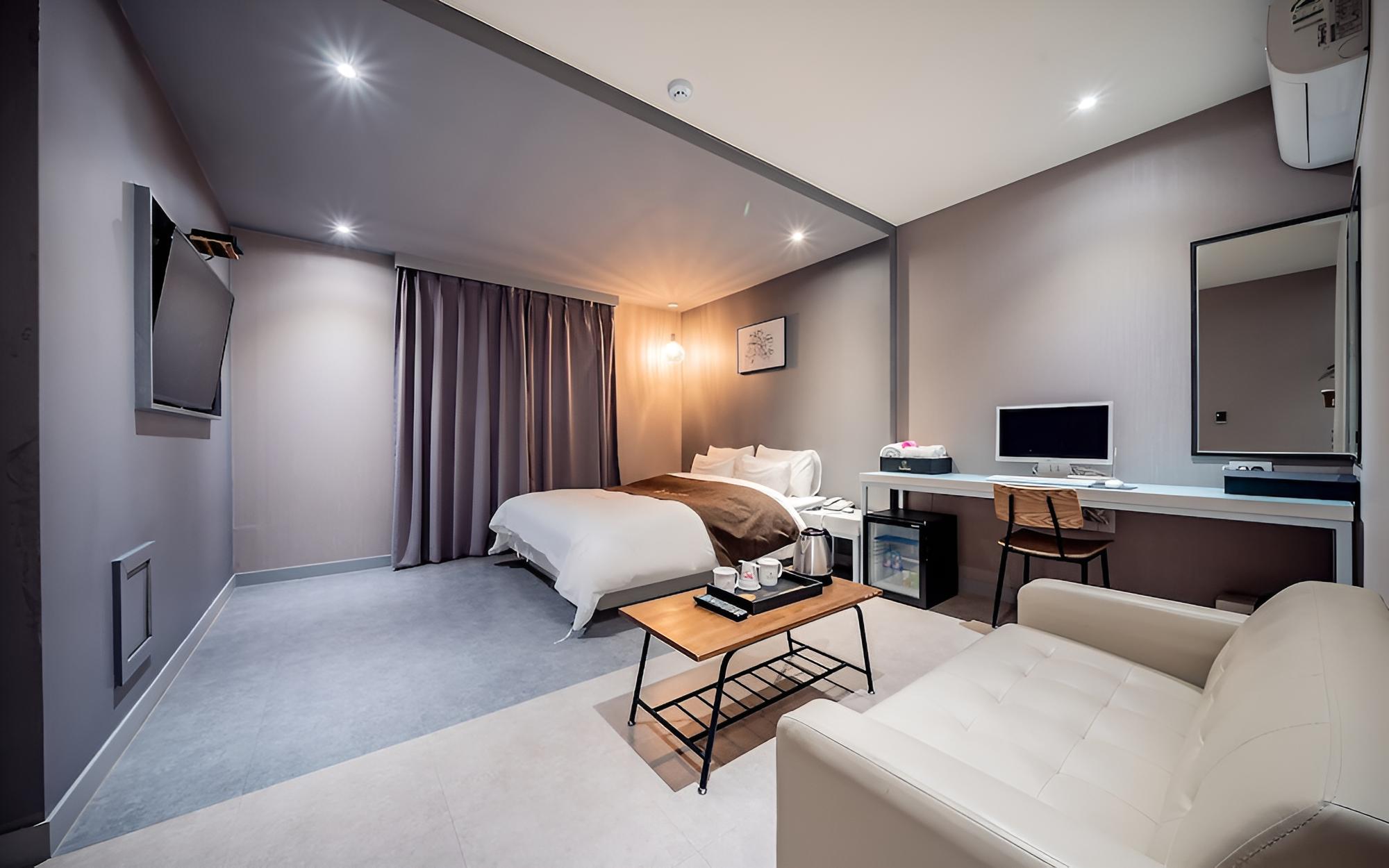 Room (Standard room)
