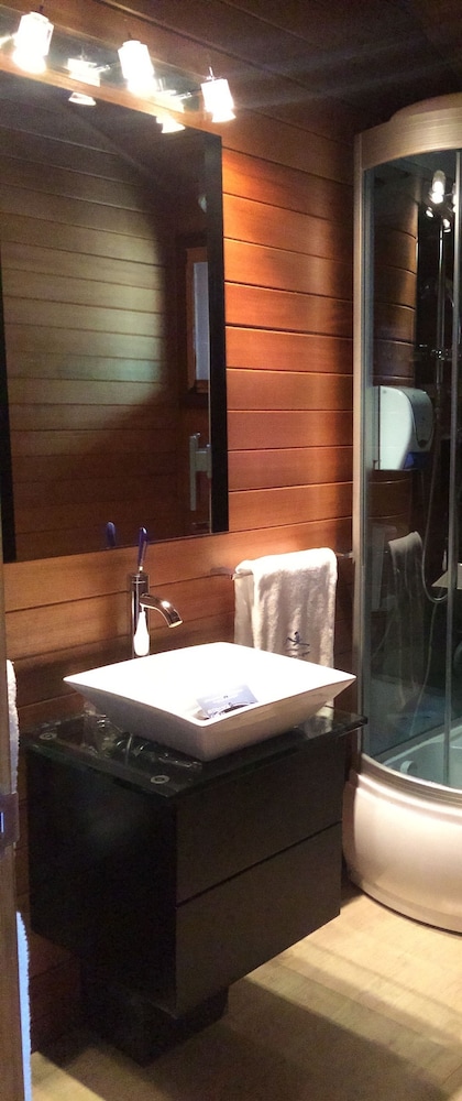 Standard Double Room - Photo 4