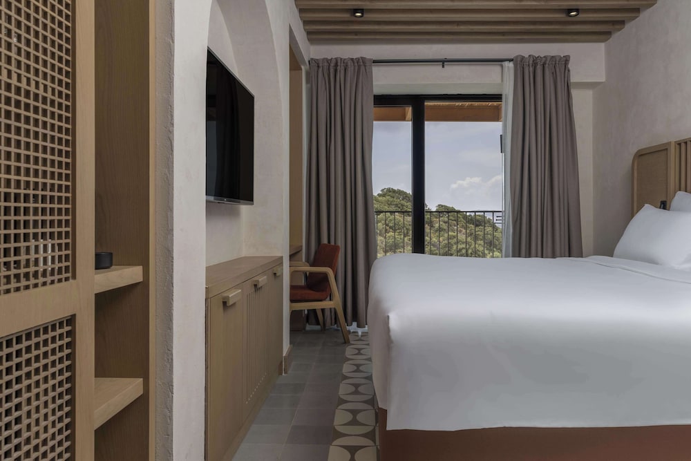 Standard Room, Non Smoking, Garden View - Photo 1