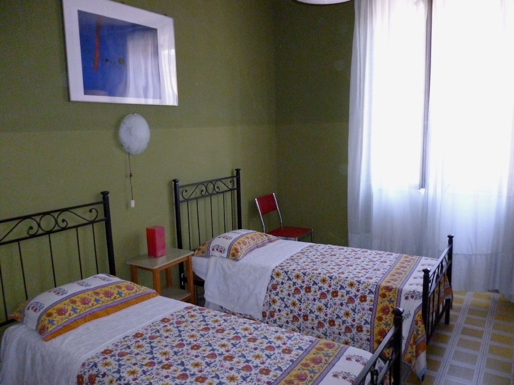 Twin Room, Women only, Shared Bathroom