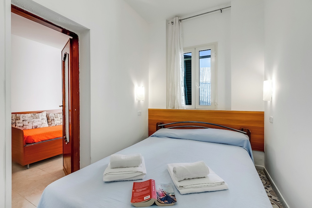 Family Apartment, Multiple Bedrooms (Stella Marina Apartment 7)