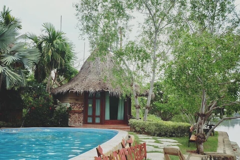 Waterside Suite photo 3