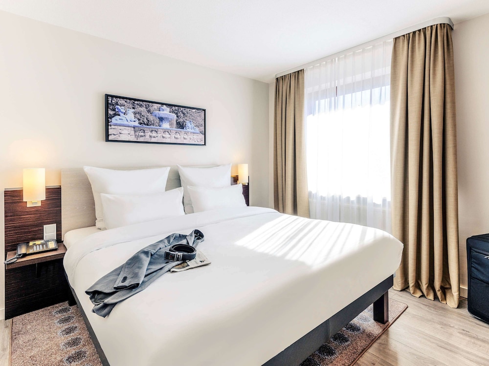 Privilege, Suite, 1 King Bed with Sofa bed photo 1