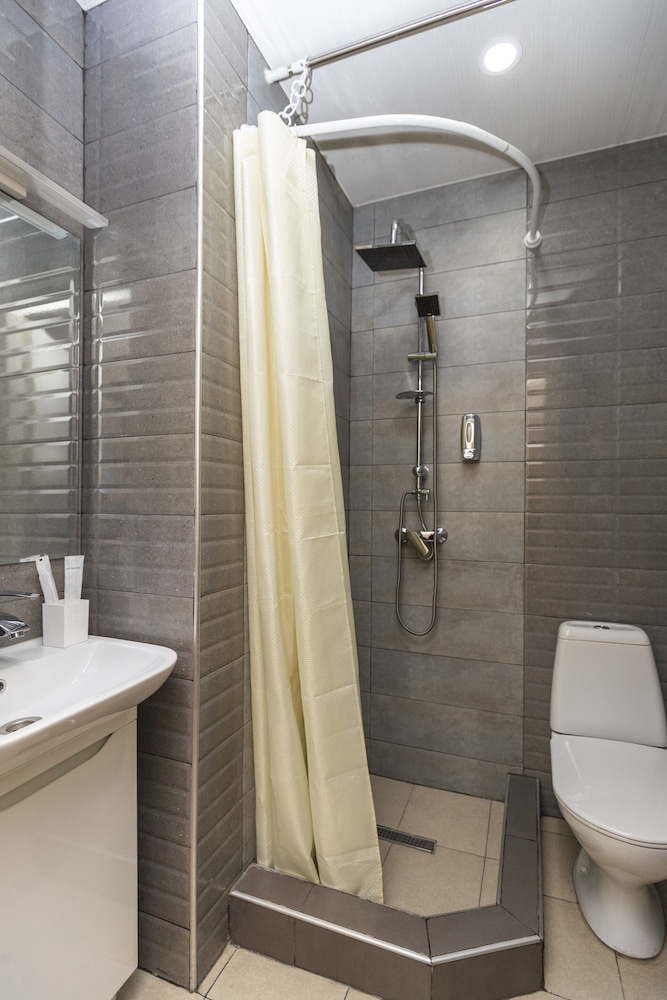 Economy Double Room, 1 Double Bed, Non Smoking photo 3