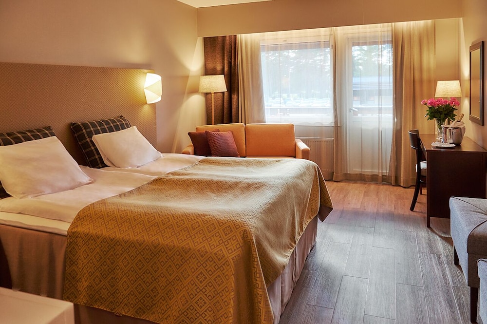 Single Room, Balcony