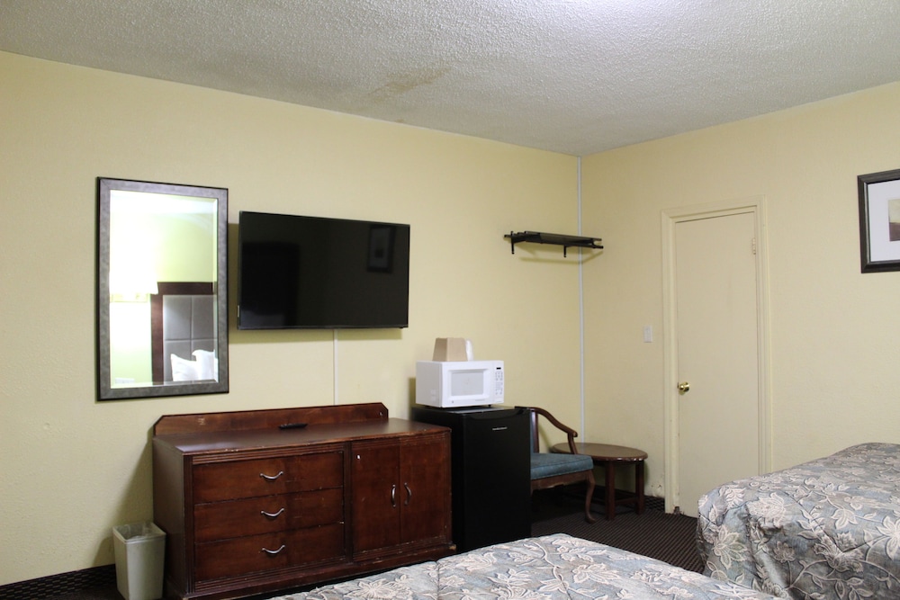 Standard Room, 2 Queen Beds photo 3