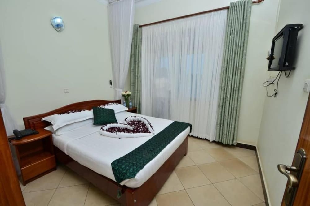 Suite, Balcony, Lake View
