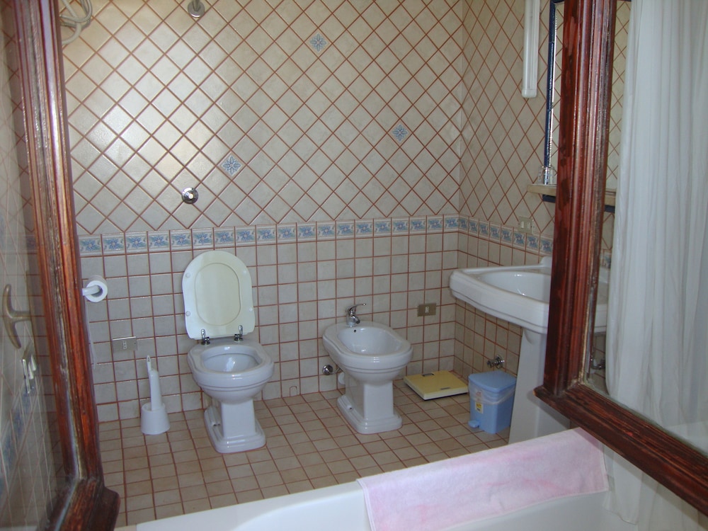 Deluxe Triple Room photo 3