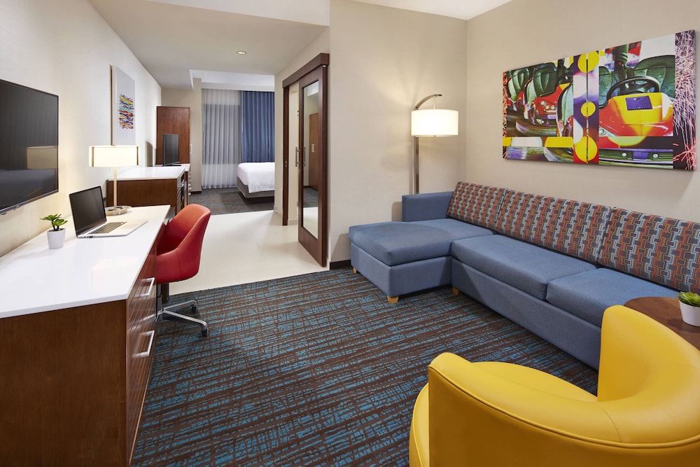 Studio Suite, 1 King Bed with Sofa bed