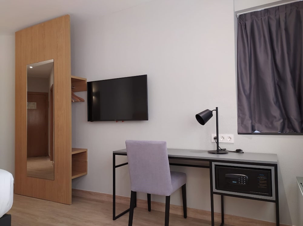 Family Room, 1 Double Bed with Sofa bed, Non Smoking photo 3