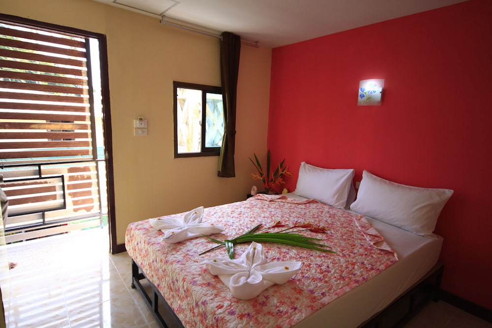 Standard Triple Room With Air Condition photo 3