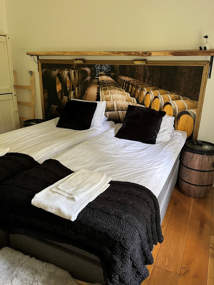 Twin Room, Shared Bathroom (Hostel)