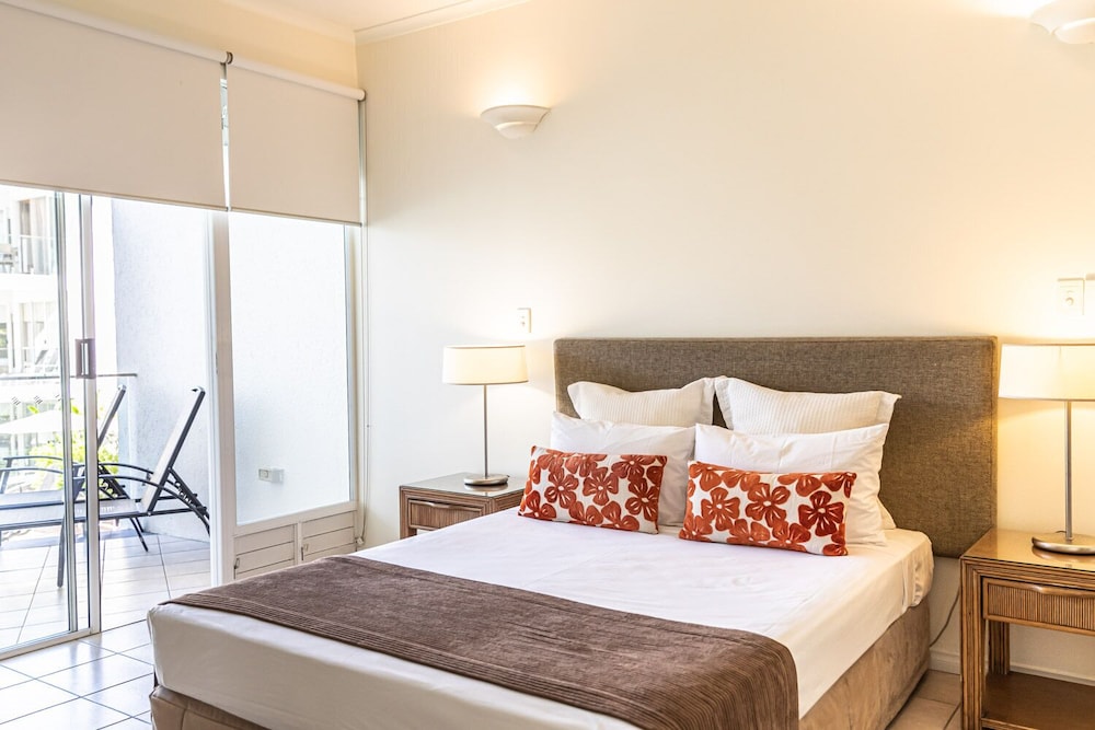 Deluxe Apartment, 2 Bedrooms, Balcony, Pool View photo 2