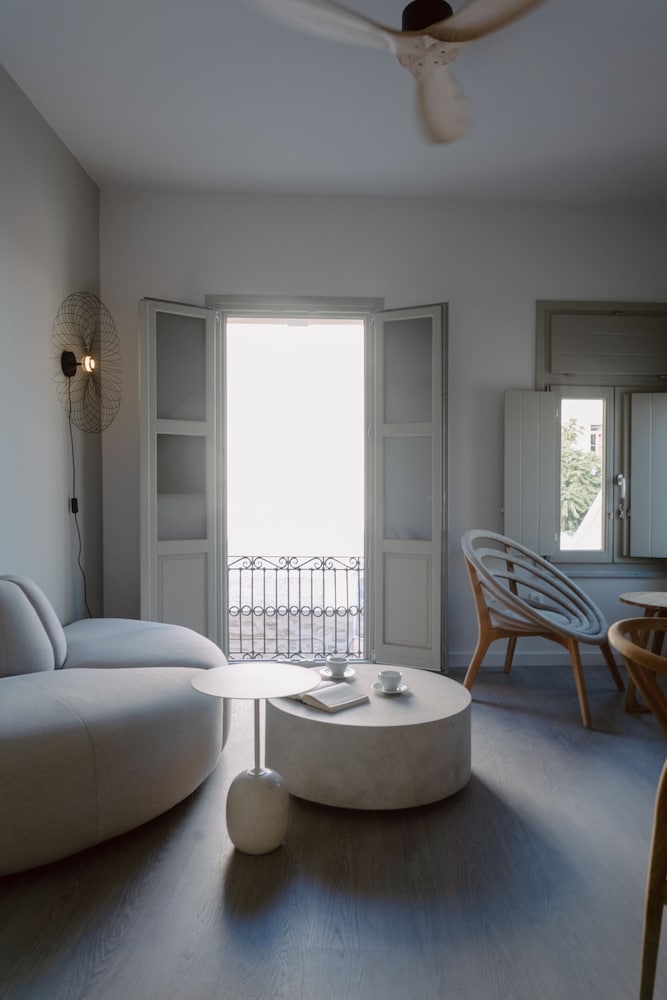 Deluxe Studio Suite