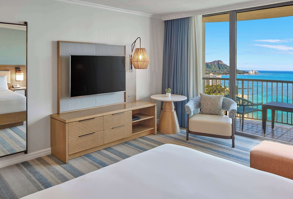 Room, 1 King Bed, Accessible Bathtub, Hearing Accessible, Oceanfront (high Floor, Rainbow Tower, Ren