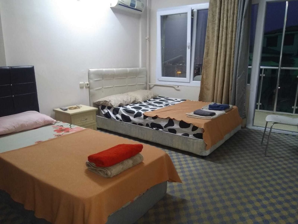 Standard Triple Room, Balcony, Sea View photo 3