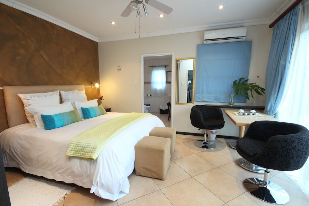Standard Double Room (Blue Gecko) - Photo 6