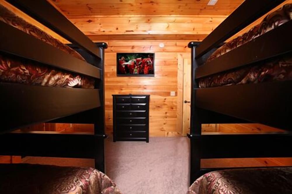 Cabin, Multiple Bedrooms