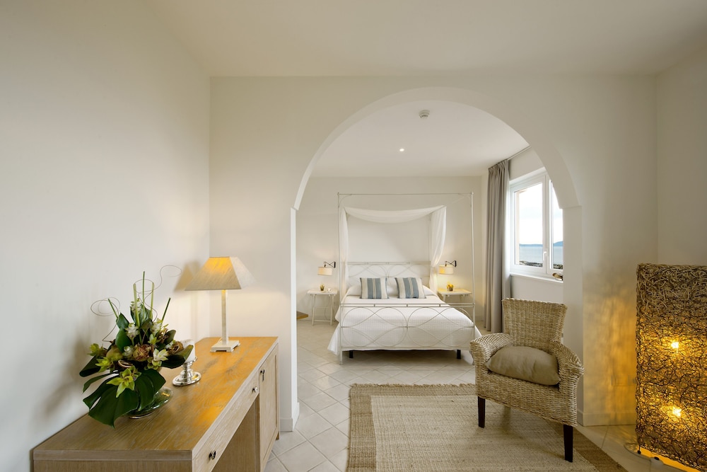 Deluxe Room, 1 Queen Bed, Sea View