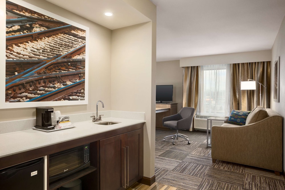 Studio, 1 King Bed, Accessible (Hearing)