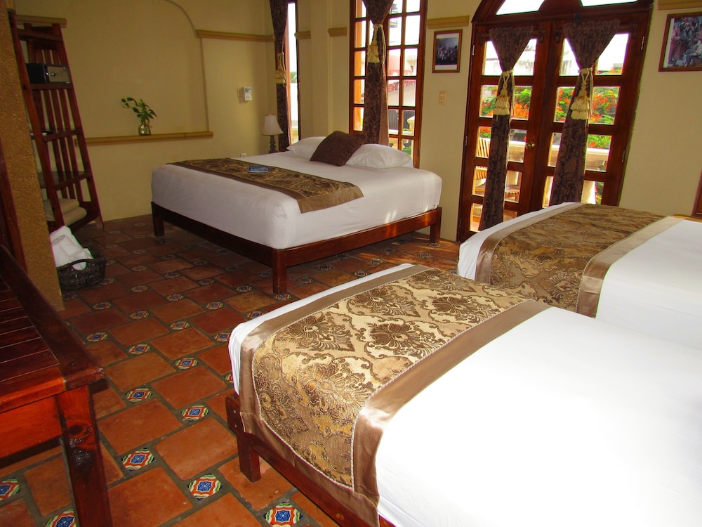 Quadruple Room - Photo 2