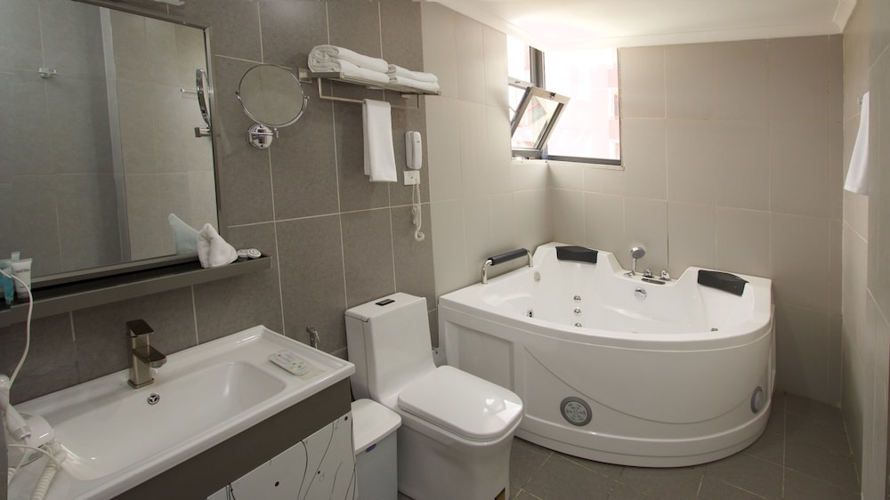 Deluxe Twin Room photo 3