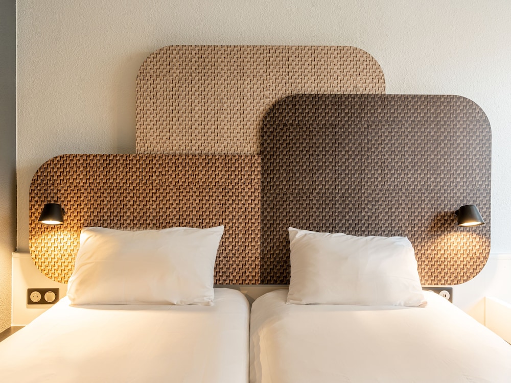 Twin Room, Non Smoking - Photo 4