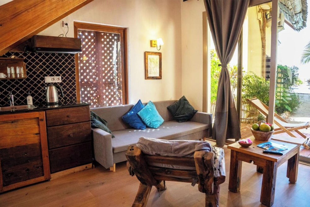 Superior Villa, 1 King Bed with Sofa bed, Kitchenette, Ocean View photo 2