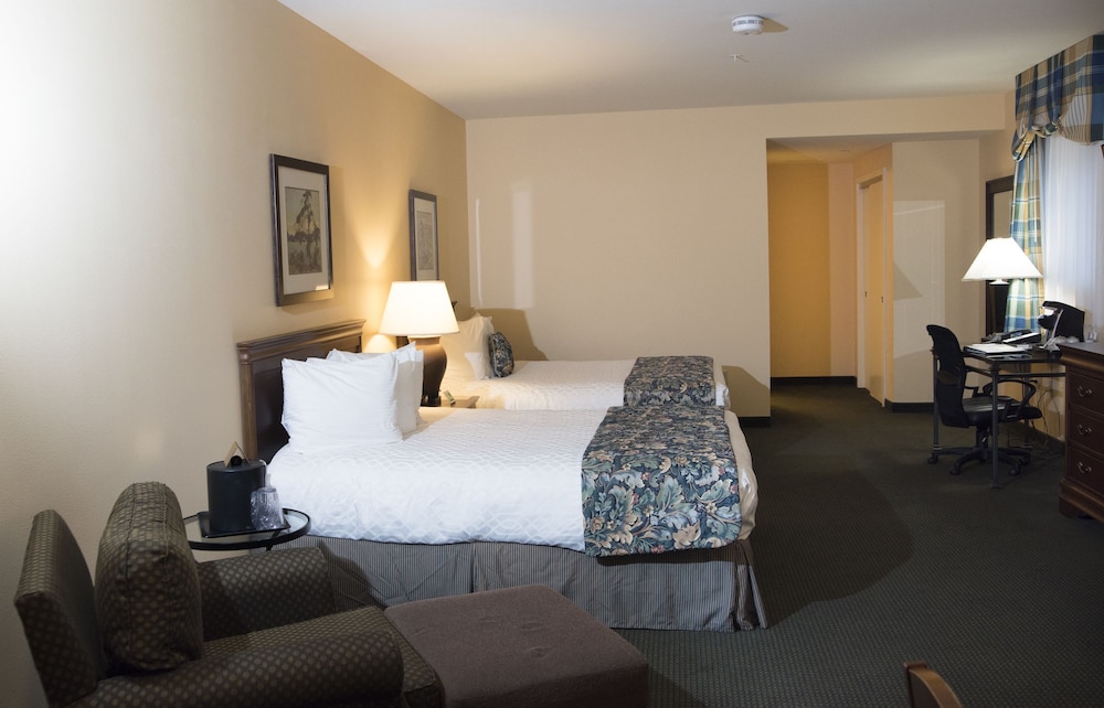Suite, 2 Queen Beds Accessible photo 2