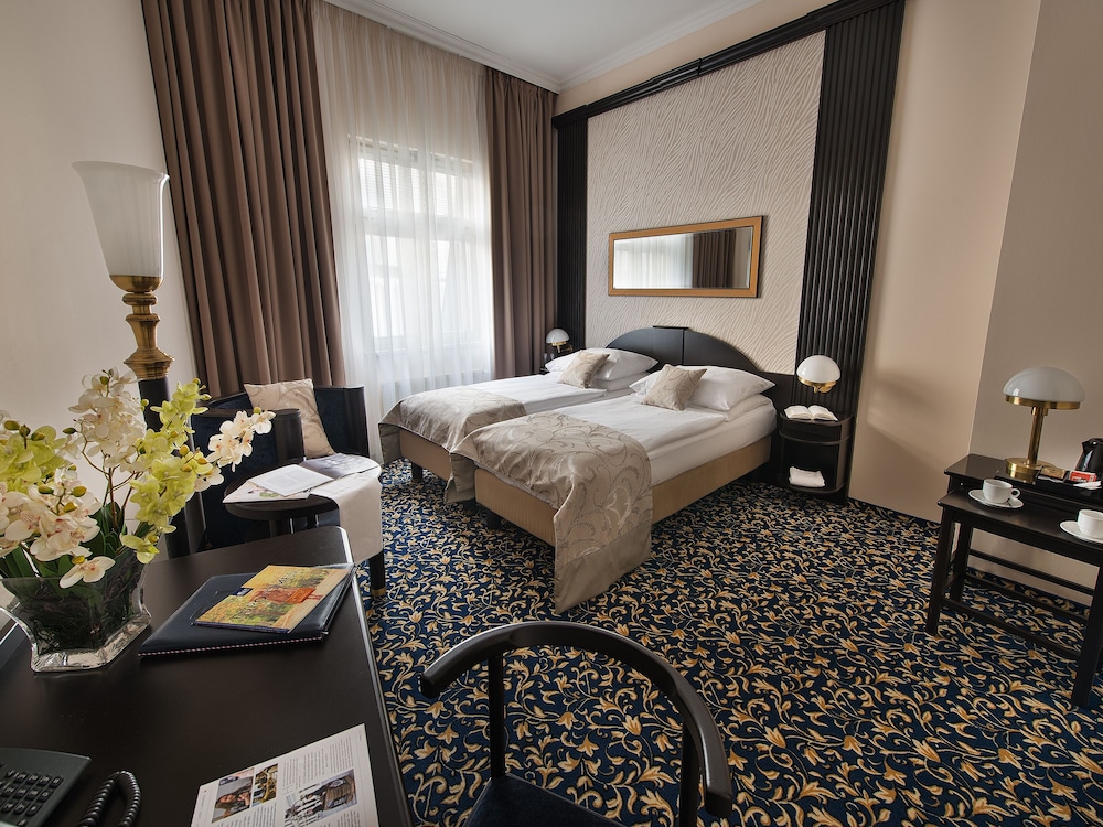 Standard Double or Twin Room - Photo 2