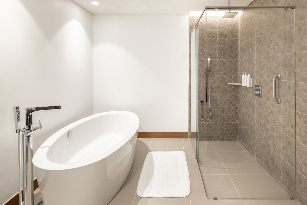 Suite, 1 Bedroom - Photo 6