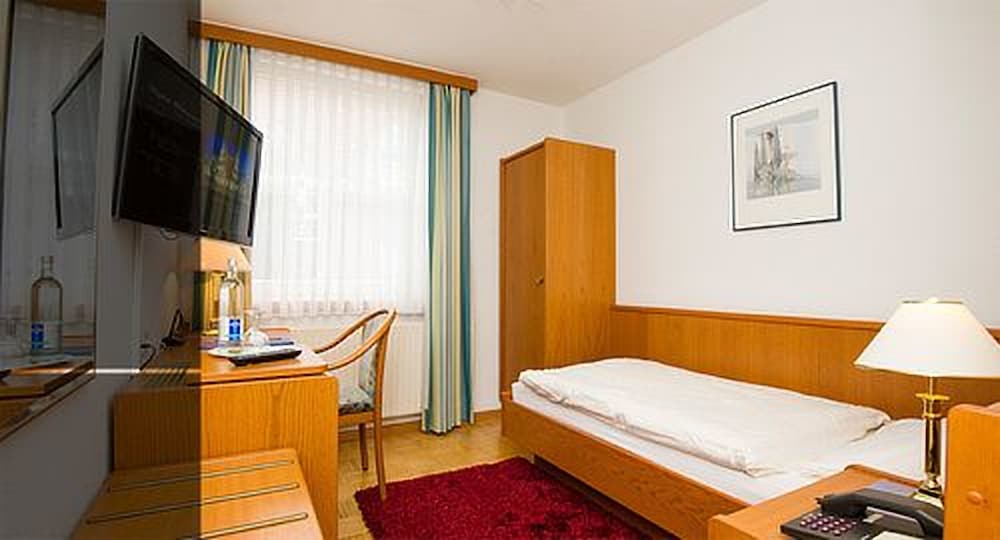 Single Room, 1 Twin Bed, Non Smoking photo 1