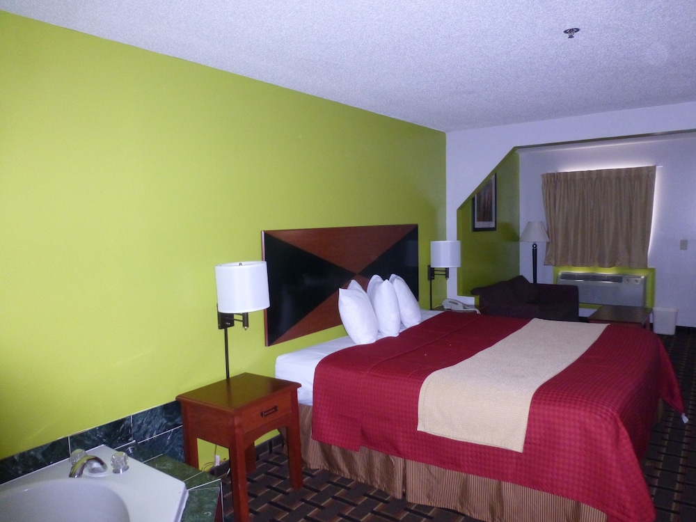 Standard Room, 2 Queen Bed with Sofa bed, Non Smoking photo 3