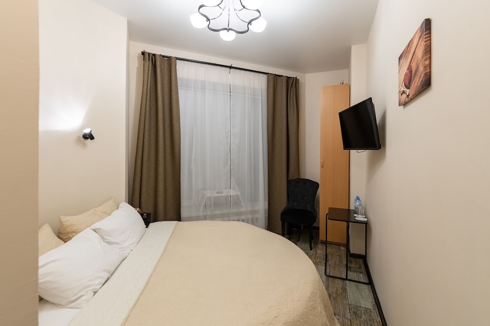 Honeymoon Room (6) photo 3