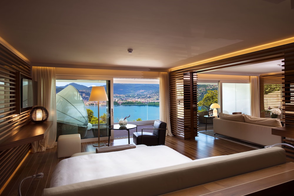 Premium Suite, 1 King Bed with Sofa bed, Terrace, Lake View