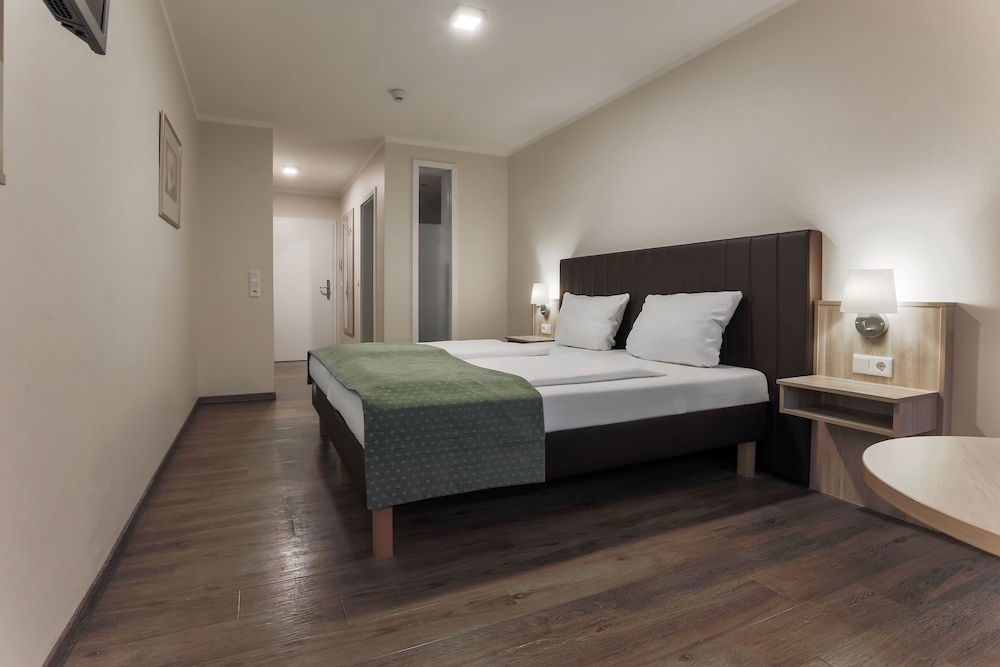 Standard Double Room (small) photo 3